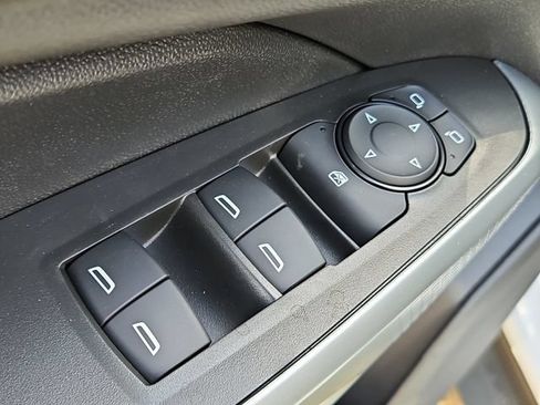 New 2026 Chevrolet Trax LS w/ LS Convenience Package FWD image 23