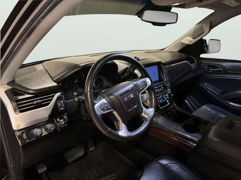 Used 2018 GMC Yukon SLT w/ Premium Edition image 16