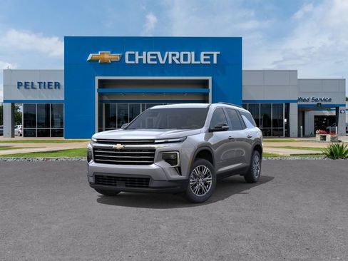 New 2026 Chevrolet Traverse LT w/ Driver Confidence Package FWD image 8