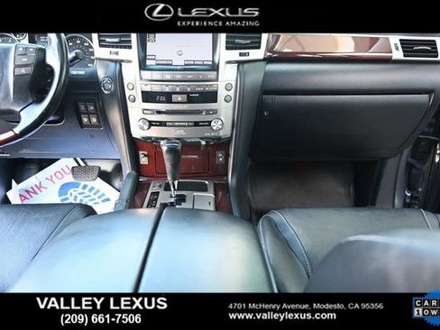 Used 2013 Lexus LX 570 4WD w/ Luxury Pkg image 9