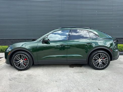 Certified 2025 Porsche Macan 4S Electric image 2