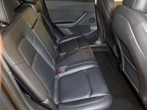 Used 2022 Tesla Model Y Performance image 21