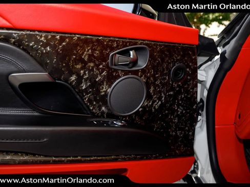 Used 2019 Aston Martin DB11 Volante image 52