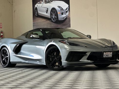 Used 2022 Chevrolet Corvette Stingray Premium Conv w/ Z51 Performance Package RWD image 10