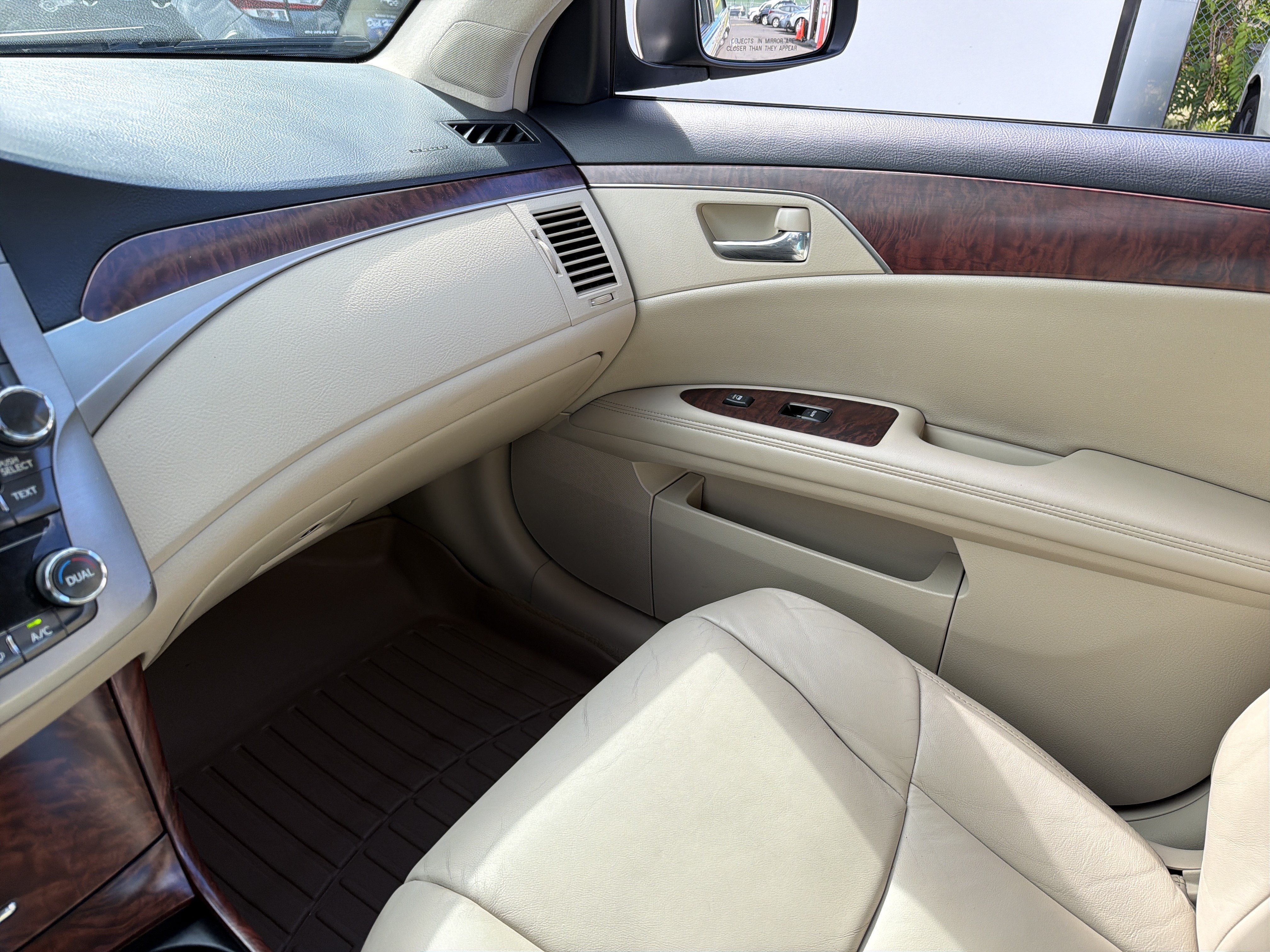 Used 2012 Toyota Avalon FWD image 23
