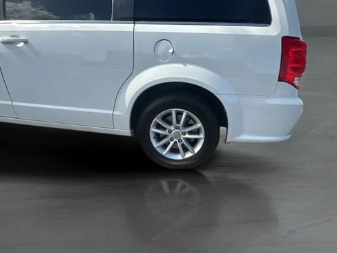 Used 2019 Dodge Grand Caravan SXT FWD image 31