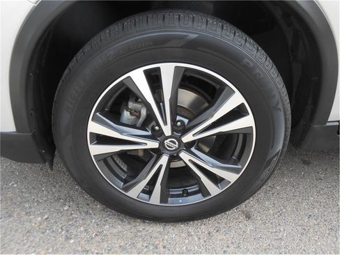 Used 2018 Nissan Rogue SL image 13