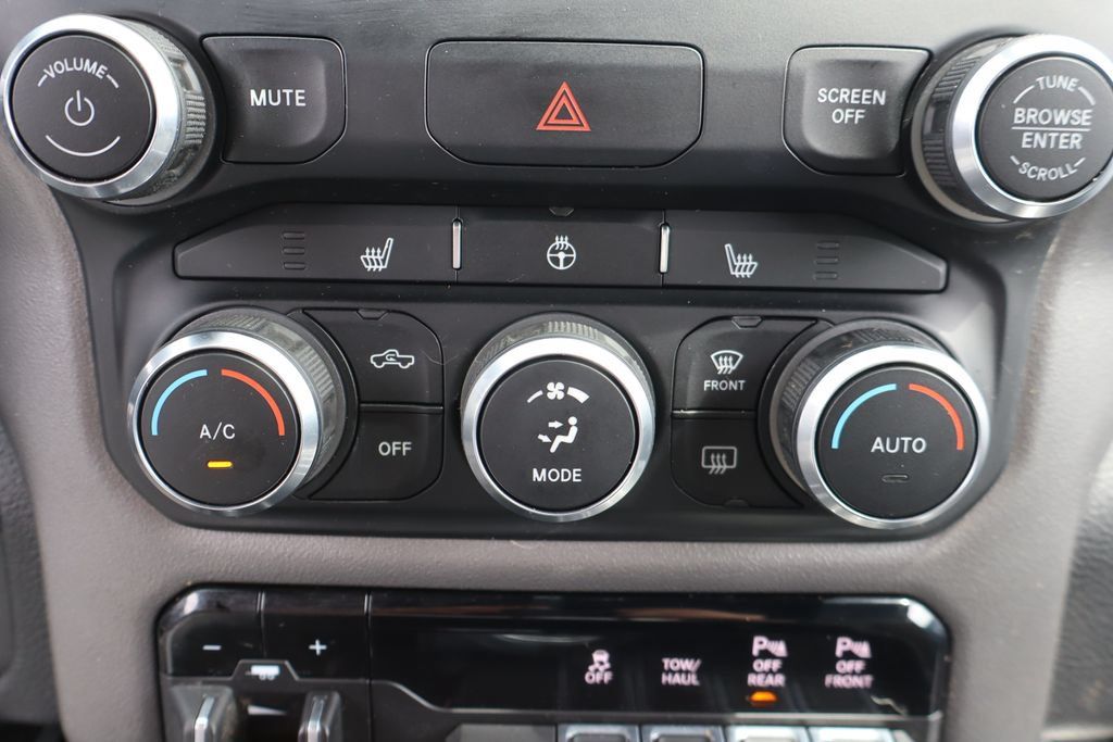 Used 2022 RAM 1500 Big Horn AWD/4WD image 9