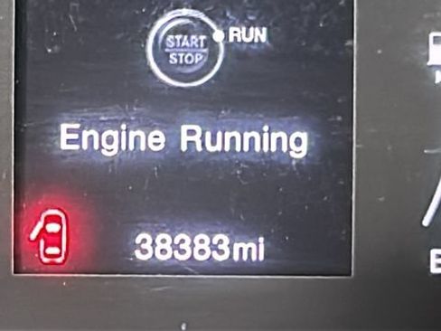 Used 2023 Jeep Renegade Latitude AWD/4WD image 18