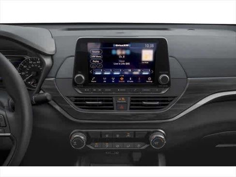 Used 2025 Nissan Altima 2.5 SV FWD image 9