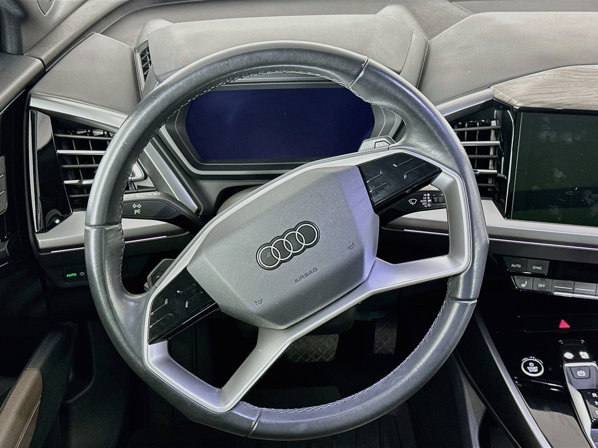 Used 2024 Audi Q4 e-tron Premium Plus AWD/4WD image 18
