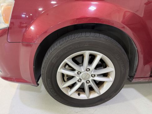 Used 2014 Dodge Grand Caravan SXT w/ Rear Park Assist Package FWD image 20