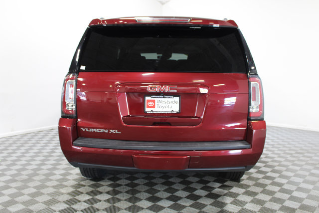 Used 2017 GMC Yukon XL SLT w/ Open Road Package AWD/4WD image 5