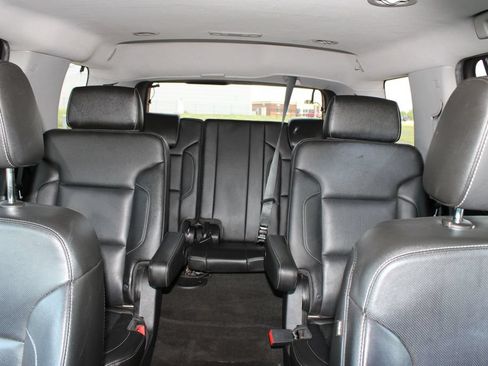 Used 2018 Chevrolet Tahoe Premier RWD image 16