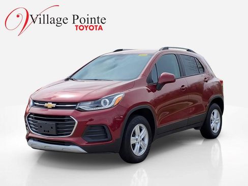 Used 2021 Chevrolet Trax LT image 1
