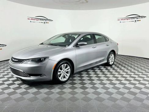 Used 2016 Chrysler 200 Limited FWD image 4