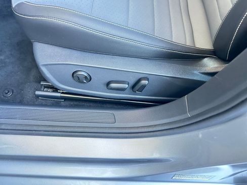 Used 2025 Volkswagen Jetta SE image 23