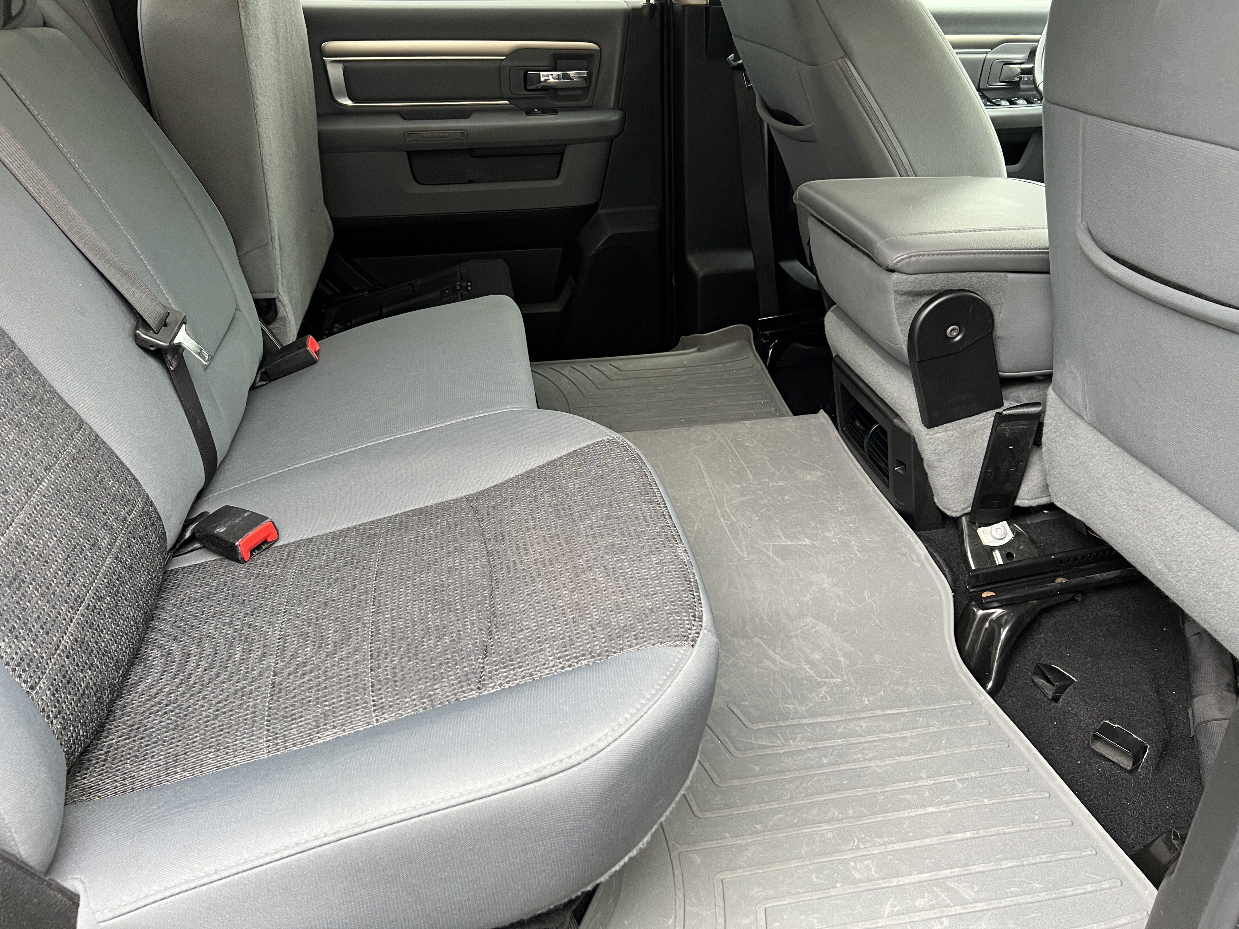 Used 2019 RAM 1500 Classic SLT w/ Luxury Group AWD/4WD image 19