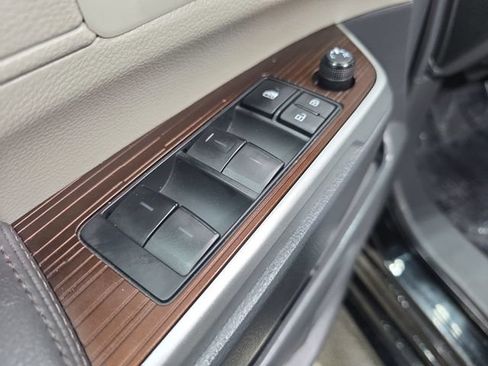 Certified 2024 Toyota Sienna XLE FWD image 26