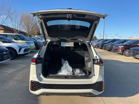 New 2026 Volkswagen Tiguan SE R-Line AWD/4WD image 10