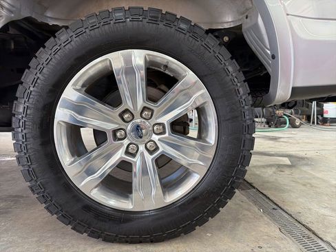 Used 2018 Ford F150 Platinum w/ Equipment Group 701A Luxury image 13