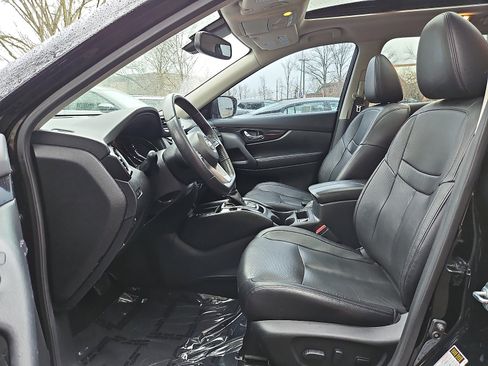 Used 2020 Nissan Rogue SL w/ Premium Package image 13