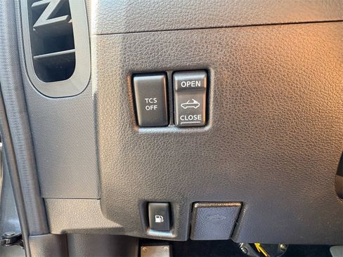 Used 2004 Nissan 350Z Touring image 18