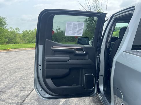 Used 2024 Chevrolet Silverado 1500 LT AWD/4WD image 31