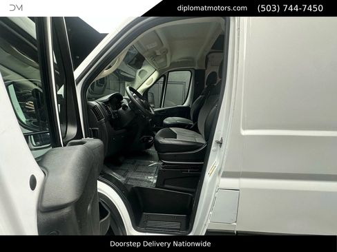 Used 2025 RAM ProMaster 2500 w/ Convenience Group image 17