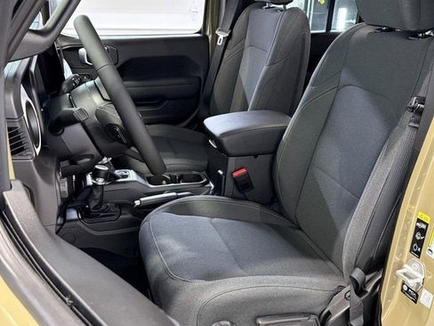 New 2025 Jeep Gladiator Willys image 17