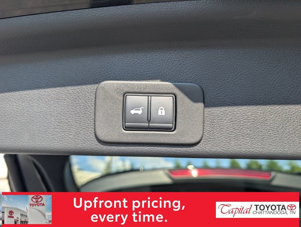 Used 2025 Nissan Murano SL AWD/4WD image 11
