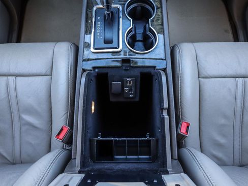 Used 2015 Lincoln Navigator 4WD image 30