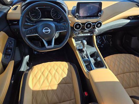 Used 2025 Nissan Sentra SV w/ SV Premium Package image 7