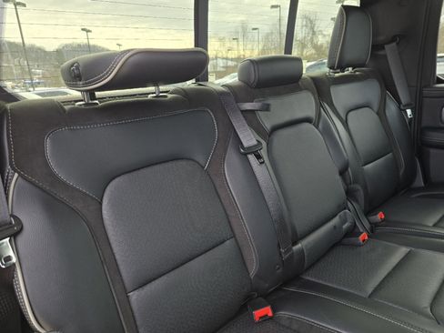 Used 2024 RAM 1500 Laramie image 17