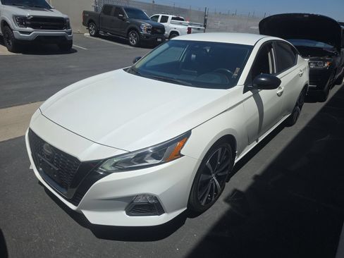 Used 2022 Nissan Altima 2.5 SR FWD image 1