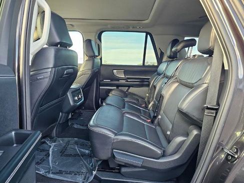 Certified 2025 Ford Expedition Max Platinum AWD/4WD image 17
