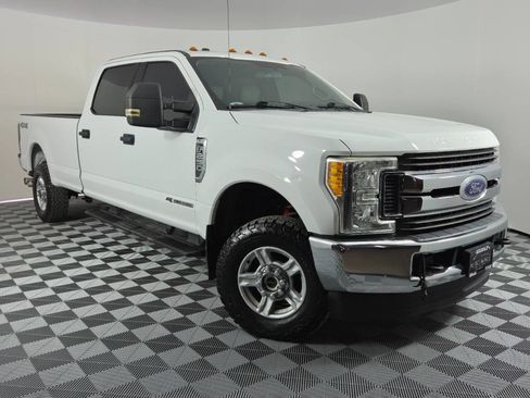 Used 2017 Ford F250 XLT w/ FX4 Off-Road Package AWD/4WD image 1