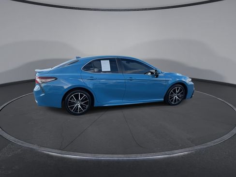 Used 2023 Toyota Camry SE FWD image 9