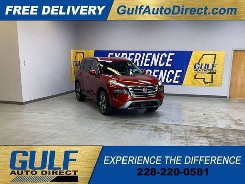 Used 2025 Nissan Rogue SL FWD image 1
