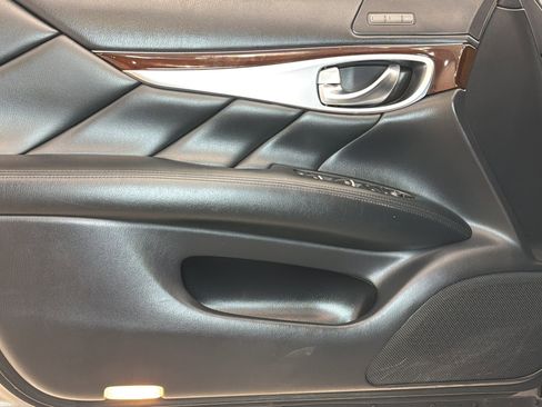 Used 2011 INFINITI M37 w/ Premium Pkg RWD image 21