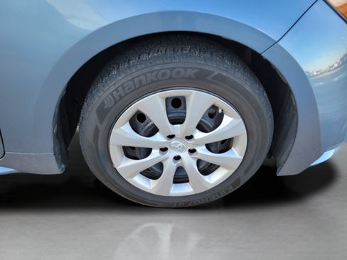 Used 2021 Toyota Corolla LE FWD image 28