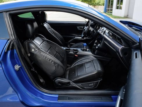 Used 2017 Ford Mustang GT w/ Black Accent Package RWD image 40