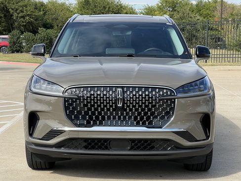 New 2025 Lincoln Aviator Reserve image 13