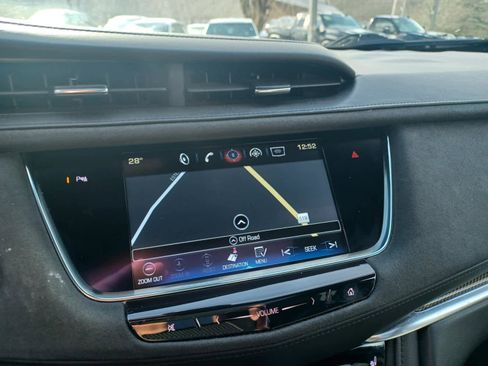 Used 2017 Cadillac XT5 Platinum image 11