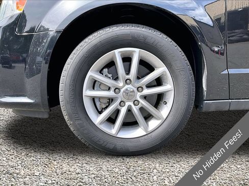 Used 2019 Dodge Grand Caravan SXT FWD image 8
