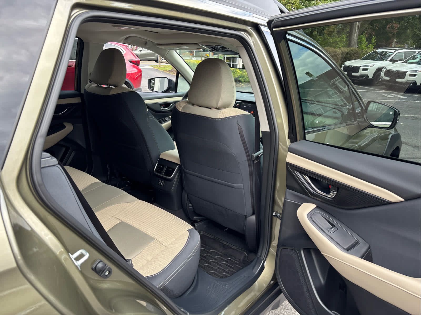 Certified 2025 Subaru Outback Premium w/ Popular Package #1 AWD/4WD image 26
