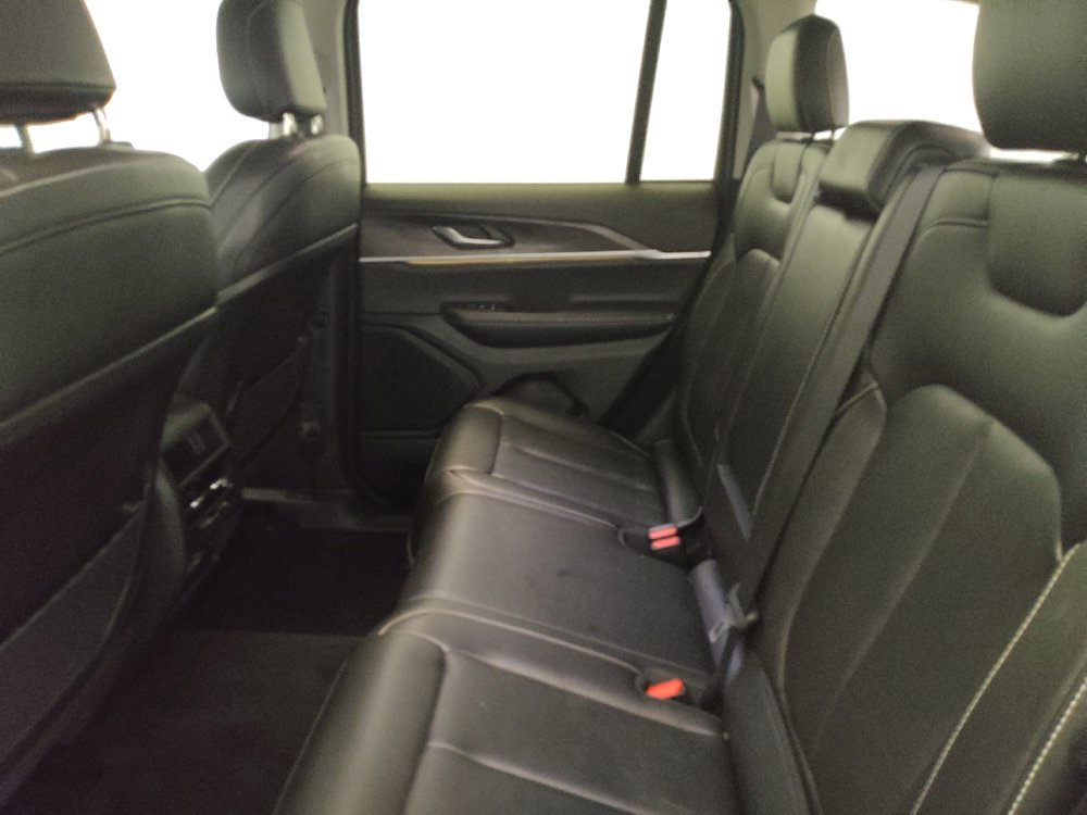Used 2023 Jeep Grand Cherokee Limited w/ Black Appearance Package RWD image 18