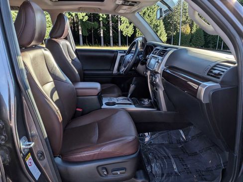 Used 2016 Toyota 4Runner Limited AWD/4WD image 16