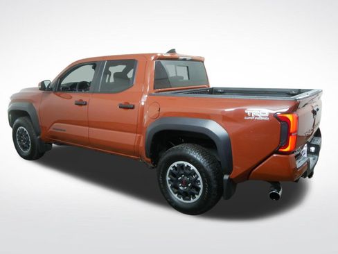 Used 2025 Toyota Tacoma TRD Off-Road w/ TRD Off Road Upgrade Package AWD/4WD image 6