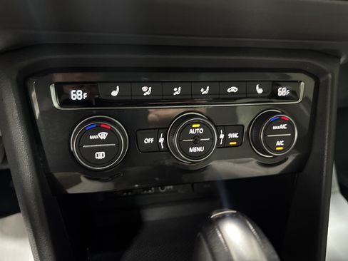 Used 2019 Volkswagen Tiguan SE w/ Panoramic Sunroof Package AWD/4WD image 23